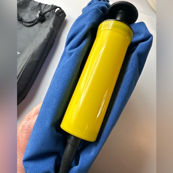 NEW NEVER USED RestZone Inflatable Airplane Travel Pillow for Kids or Legs - Picture 4 of 9